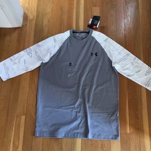 Men’s Medium Under Armour long sleeve